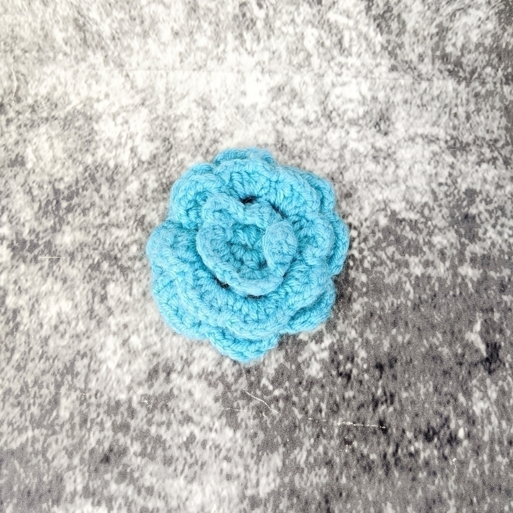 Crochet Blue Flower‎ Clip